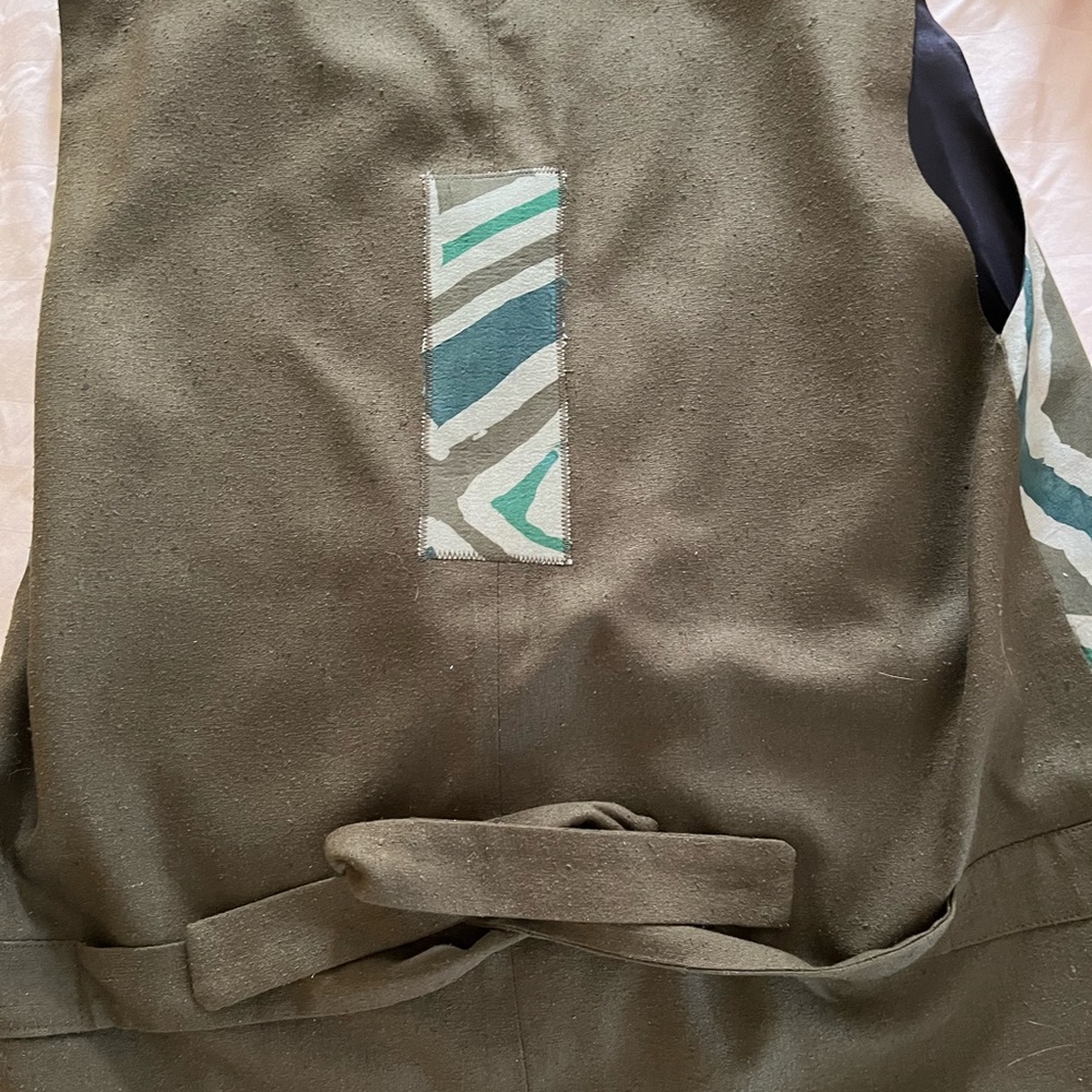 Vest - Picture 3 of 3